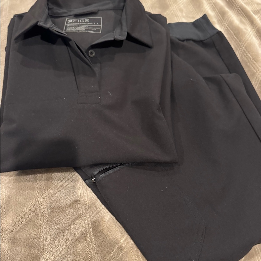 Woman’s Figs Polo Top With Jogger Bottoms